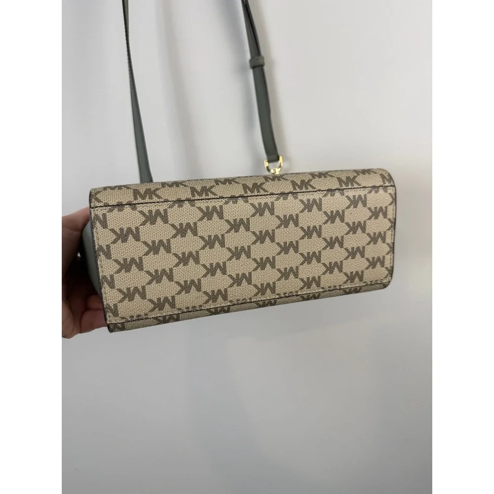 Michael Kors Messenger Bag Medium Olive Green Selma Saffiano Leather MK‎ Logo